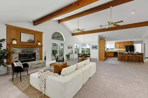 Living - 2286 Crest Hill Ln, Fallbrook, CA 92028 photo 4 of 4
