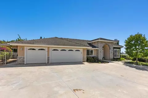 Exterior - 2286 Crest Hill Ln, Fallbrook, CA 92028 photo 7 of 7