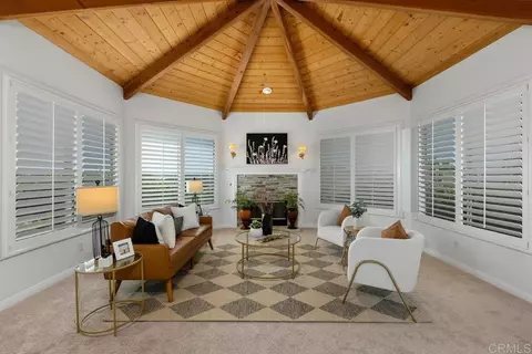 Living - 2286 Crest Hill Ln, Fallbrook, CA 92028 photo 1 of 4