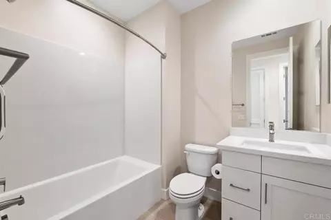 Bath - 105 Kimberwick Ct, Burbank, CA 91506 photo 5 of 5