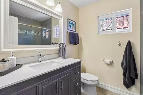 Bath - 1789 Pinnacle Ct, Vista, CA 92081 photo 6 of 7