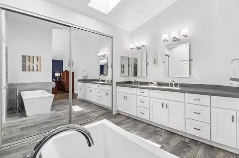 Bath - 1789 Pinnacle Ct, Vista, CA 92081 photo 5 of 7