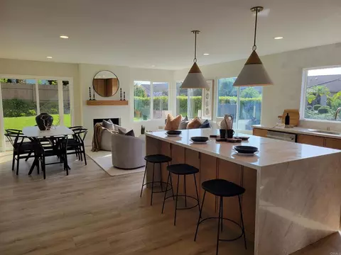 7221 Wisteria Way, Carlsbad, CA 92011