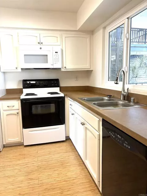 Kitchen - 3606 Vista Rey #22, Oceanside, CA 92057 photo 2 of 3