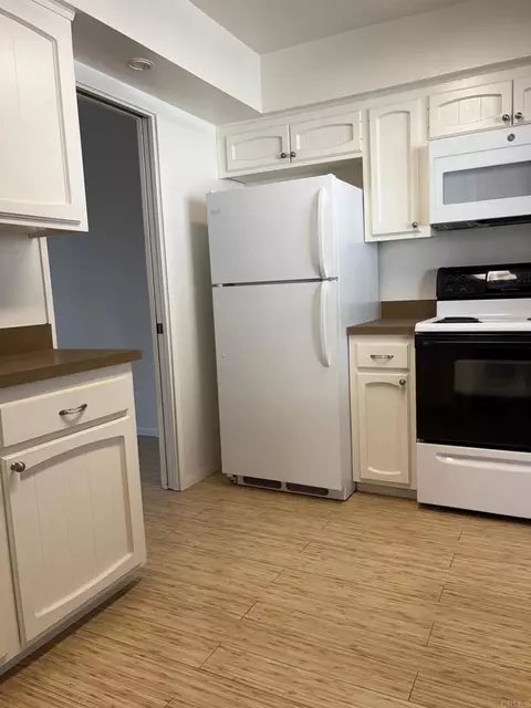 Kitchen - 3606 Vista Rey #22, Oceanside, CA 92057 photo 3 of 3
