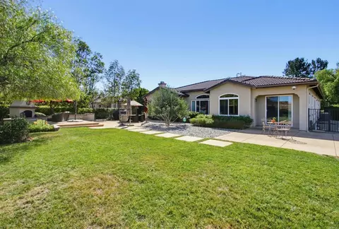 Exterior - 1645 Loch Ness Dr, Fallbrook, CA 92028 photo 11 of 16