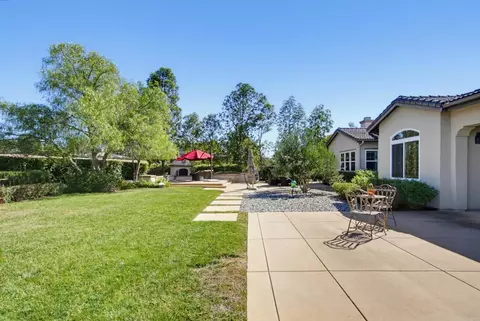Exterior - 1645 Loch Ness Dr, Fallbrook, CA 92028 photo 12 of 16