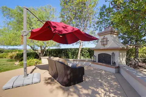 Exterior - 1645 Loch Ness Dr, Fallbrook, CA 92028 photo 9 of 16
