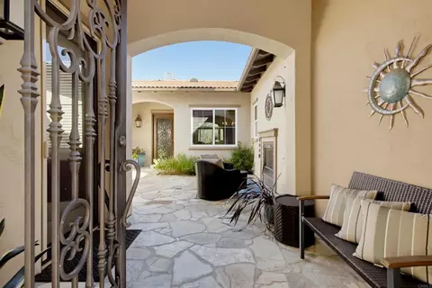 Exterior - 1645 Loch Ness Dr, Fallbrook, CA 92028 photo 4 of 16