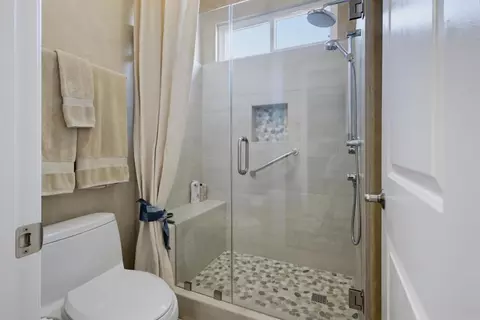 Bath - 1645 Loch Ness Dr, Fallbrook, CA 92028 photo 7 of 7