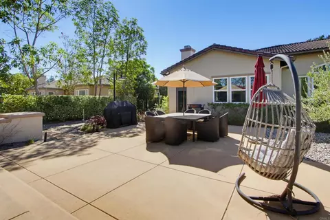 Exterior - 1645 Loch Ness Dr, Fallbrook, CA 92028 photo 8 of 16