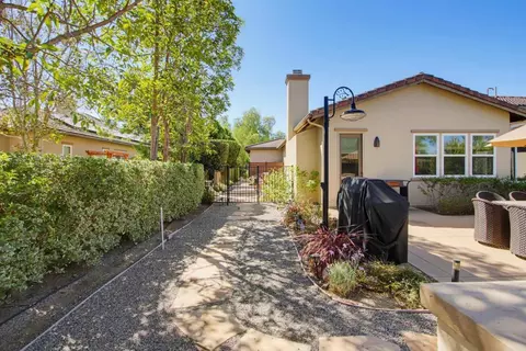 Exterior - 1645 Loch Ness Dr, Fallbrook, CA 92028 photo 14 of 16