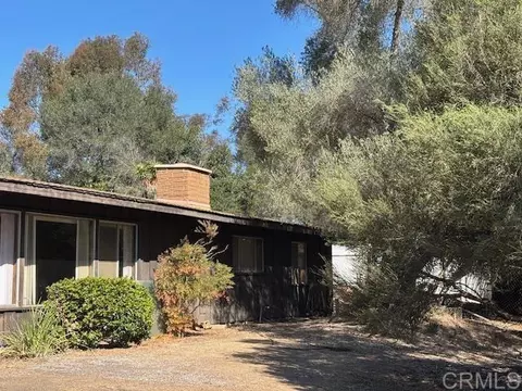 Exterior - 2852 Via Arroyo, Fallbrook, CA 92028 photo 2 of 2