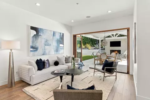 Living - 1489 Heritage Ln, Encinitas, CA 92024 photo 2 of 2