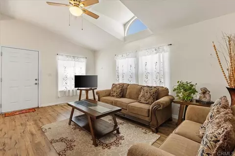 176 Flicker Ln, Oceanside, CA 92057 photo 4