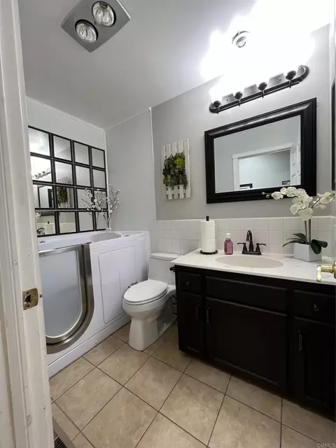 Bath - 9040 Paradise Park Dr, Lakeside, CA 92040 photo 1 of 2