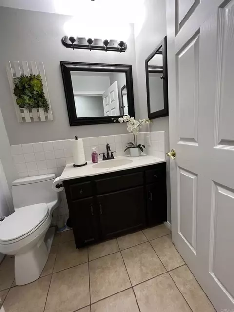 Bath - 9040 Paradise Park Dr, Lakeside, CA 92040 photo 2 of 2