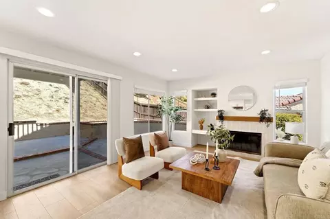Living - 3434 Ashwood Ct, Oceanside, CA 92058 photo 3 of 4