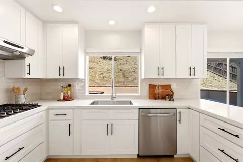 Kitchen - 3434 Ashwood Ct, Oceanside, CA 92058 photo 5 of 5