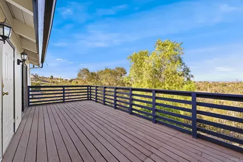Exterior - 335 Morro Hills Rd, Fallbrook, CA 92028 photo 3 of 11