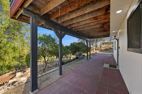 Exterior - 335 Morro Hills Rd, Fallbrook, CA 92028 photo 7 of 11