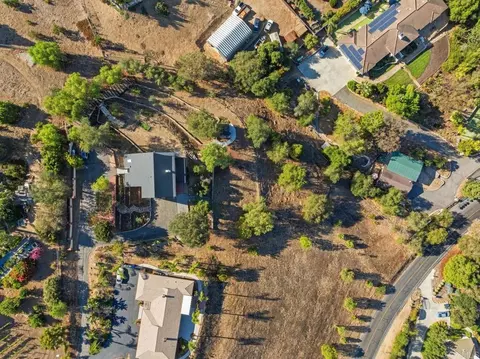 View/Area - 335 Morro Hills Rd, Fallbrook, CA 92028 photo 2 of 4