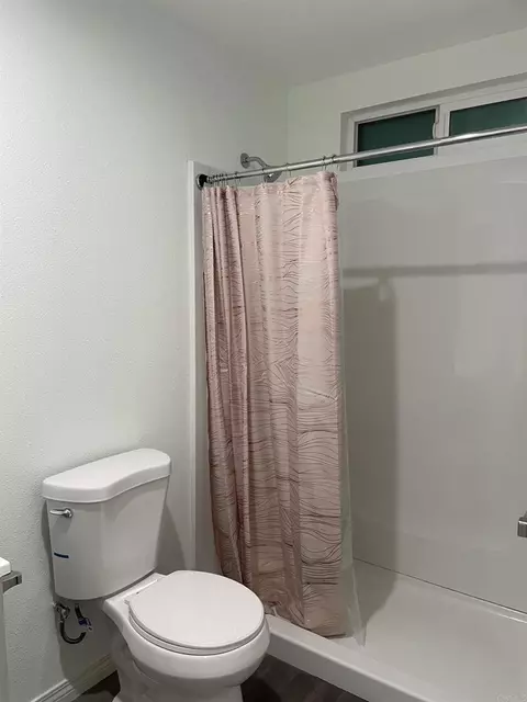 Bath - 1210 Helix St, Spring Valley, CA 91977 photo 7 of 7