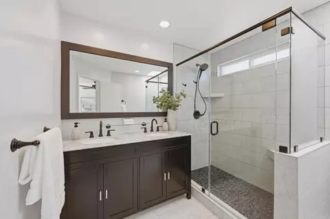 Bath - 1866 Via Primero, Oceanside, CA 92056 photo 3 of 4