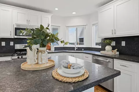 Kitchen - 1866 Via Primero, Oceanside, CA 92056 photo 5 of 6