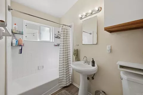 Bath - 303 W F St, Encinitas, CA 92024 photo 2 of 2