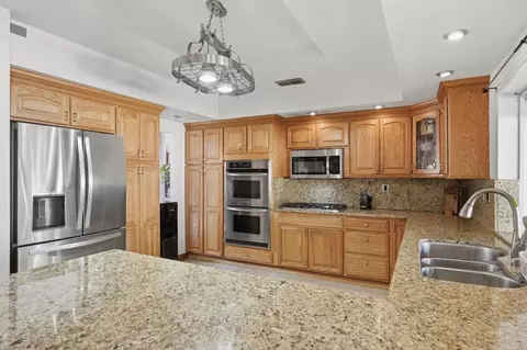 Kitchen - 35609 Aster Dr, Wildomar, CA 92595 photo 4 of 5