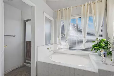 Bath - 35609 Aster Dr, Wildomar, CA 92595 photo 3 of 4