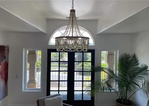 Entry Way - 4305 Manchester Ave, Encinitas, CA 92024 photo 8 of 10