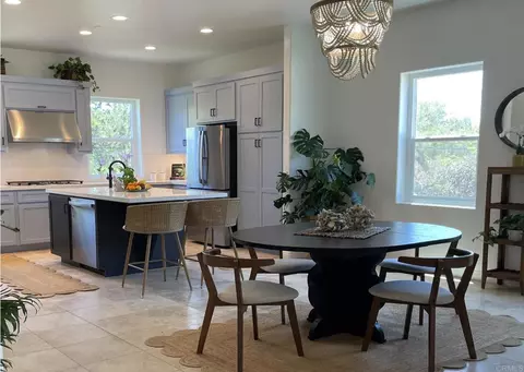 Dining - 4305 Manchester Ave, Encinitas, CA 92024 photo 5 of 5