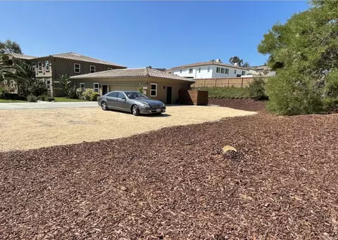 Exterior - 4305 Manchester Ave, Encinitas, CA 92024 photo 5 of 6