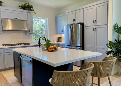 Kitchen - 4305 Manchester Ave, Encinitas, CA 92024 photo 2 of 5