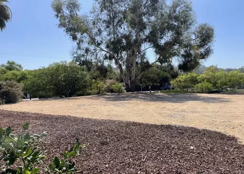 Exterior - 4305 Manchester Ave, Encinitas, CA 92024 photo 4 of 6