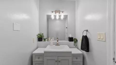 Bath - 25552 Pappas Rd, Ramona, CA 92065 photo 2 of 5