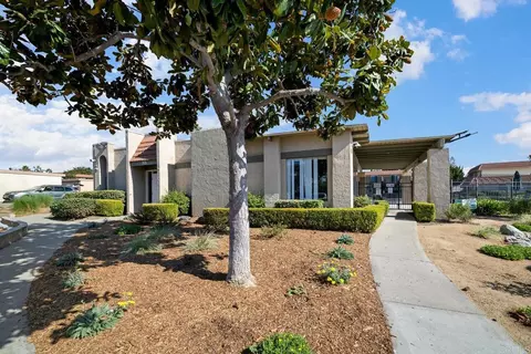 Exterior - 542 Beverly Pl, San Marcos, CA 92078 photo 5 of 7