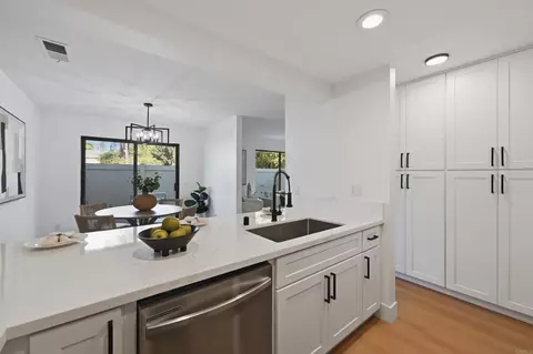 Kitchen - 376 Forest Pl, Vista, CA 92083 photo 4 of 8