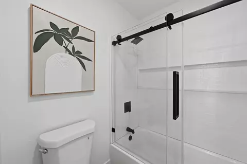 Bath - 376 Forest Pl, Vista, CA 92083 photo 5 of 5