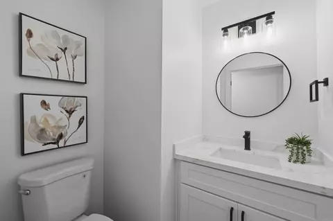 Bath - 376 Forest Pl, Vista, CA 92083 photo 1 of 5