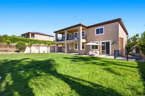 Exterior - 1077 Village Dr, Oceanside, CA 92057 photo 6 of 14