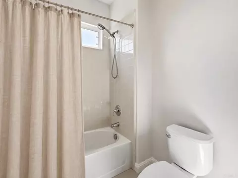 Bath - 1077 Village Dr, Oceanside, CA 92057 photo 2 of 10