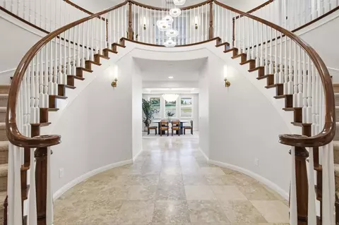Entry Way - 1077 Village Dr, Oceanside, CA 92057 photo 3 of 8