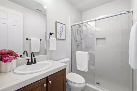 Bath - 1077 Village Dr, Oceanside, CA 92057 photo 10 of 10