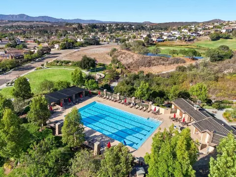 Exterior - 1077 Village Dr, Oceanside, CA 92057 photo 9 of 14