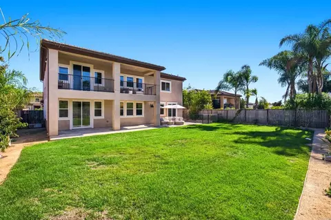 Exterior - 1077 Village Dr, Oceanside, CA 92057 photo 7 of 14