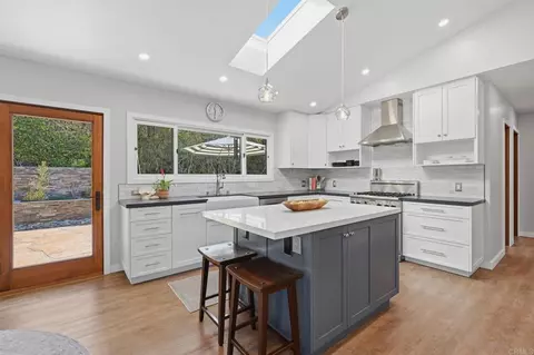Kitchen - 637 Sparta Dr, Encinitas, CA 92024 photo 1 of 8