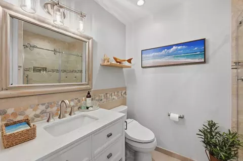 Bath - 637 Sparta Dr, Encinitas, CA 92024 photo 6 of 8